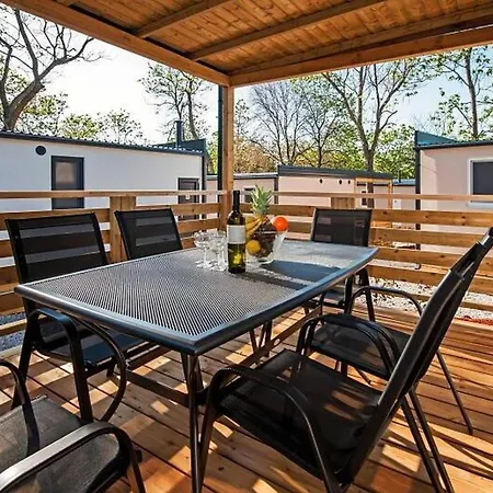 Eurocamp Mobile Homes At Puntica 假日公园 冯塔纳