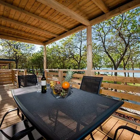 Eurocamp Mobile Homes At Puntica 假日公园 3*